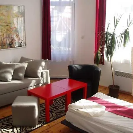 Scotty's Boutique Готель 3*