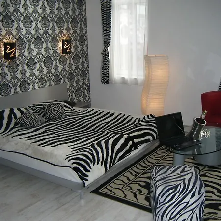 Готель Scotty's Boutique 3*