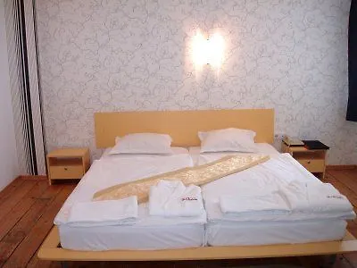 Scotty's Boutique Готель