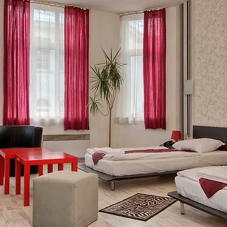 Готель Scotty's Boutique 3*