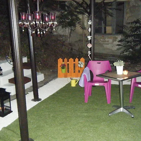 Scotty's Boutique Готель 3*